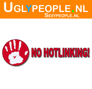 Image: 440 - Uglyness: 6.13 - Photo Title: Blote Borsten met Holland stickers